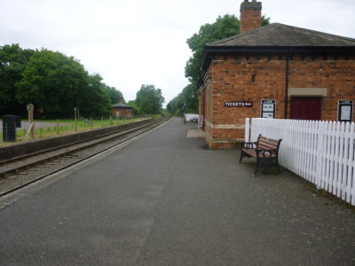 On the battlefield walk is Shenton station on the Battlefield Line heritage railway running to Shackerstone via Market Bosworth