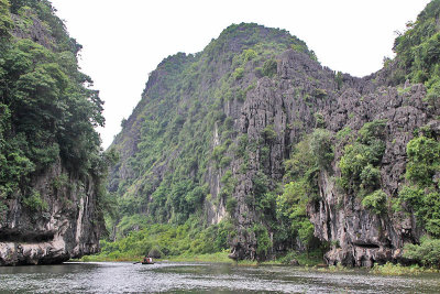 Tam Coc - Ngo Dong River rowing trip