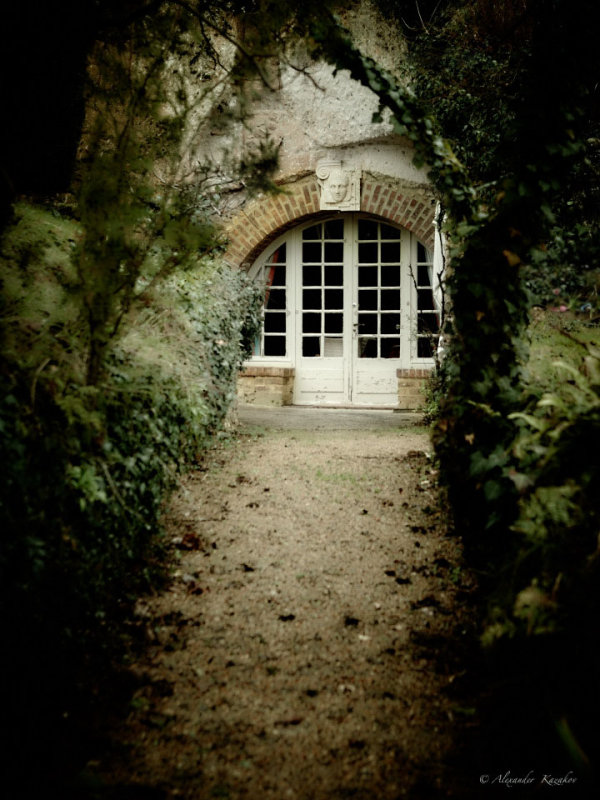 House of troglodyte.