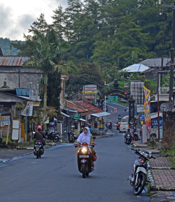 Candikuning street