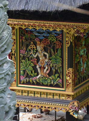 temple detail
