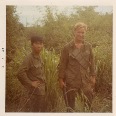 455 LZ Schueller, Recon patrol, Tiger Scout Sony, Larry Jorgensen.jpg