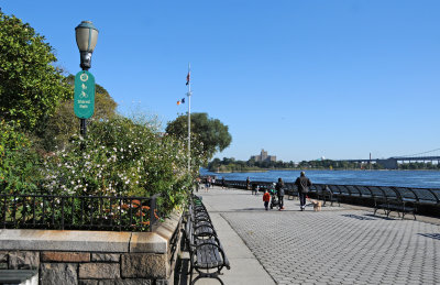 East River Promenade at Carl Schurz Park