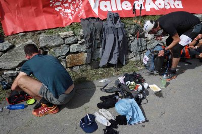 028 Drying Clothes in Eaux Rousses.jpg