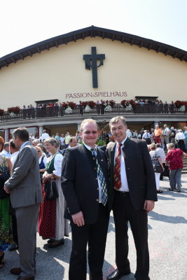 Bezirkshauptmann Mag. Ernst Anzeletti mit Brgermeister Josef Freiler