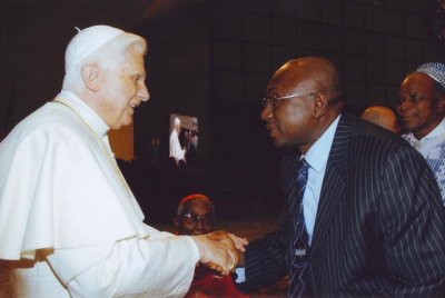 Pope Benedict and a member of the government delegation (Cardinal Dery Pictures)