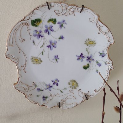 Scalloped Plate