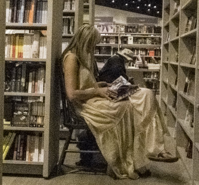 The reader in the bookstore