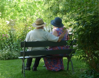 This couple travelled on a bus with me to Bundanoon.
I came across them exchanging some loving words in the open garden.
