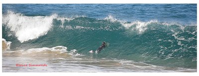 A brilliant winter's day, 
perfect surf for those brave
enough to enter the water,
and the opportunity
gave me this photograph.