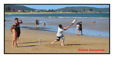Last summer, I watched this family
engaged in one of Australia's favourite
pass times, Beach cricket.
Low tide and late afternoon sun
add to the atmosphere.