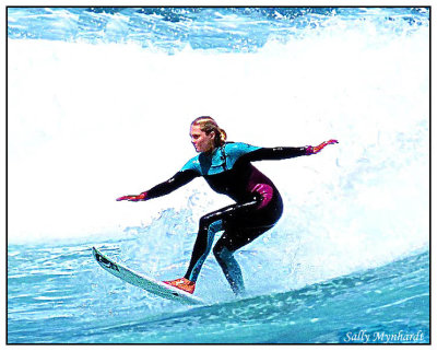 Last week, l photographed this girl surfing all alone  on the incoming time at Killalea