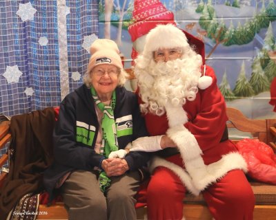 Santa and 93 year old 'Seahawks' fan