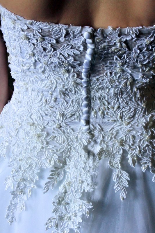 DRESS DETAIL