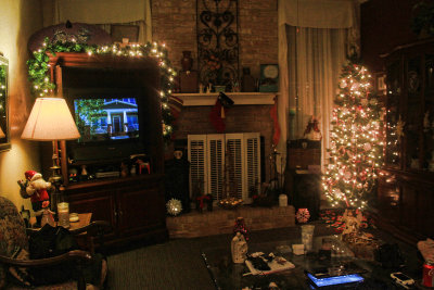 LIVING ROOM DECORATED