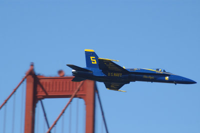 Fleet Week 2007 - Solo Angel on a Fast Flyby