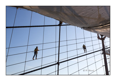 Workers on Brooklyn Bridge - New York - 8722