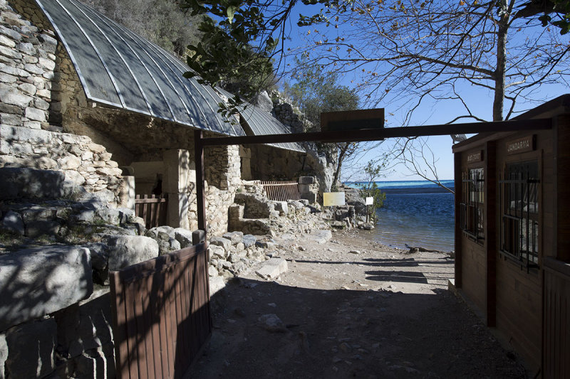 Olympos December 2013 4026.jpg