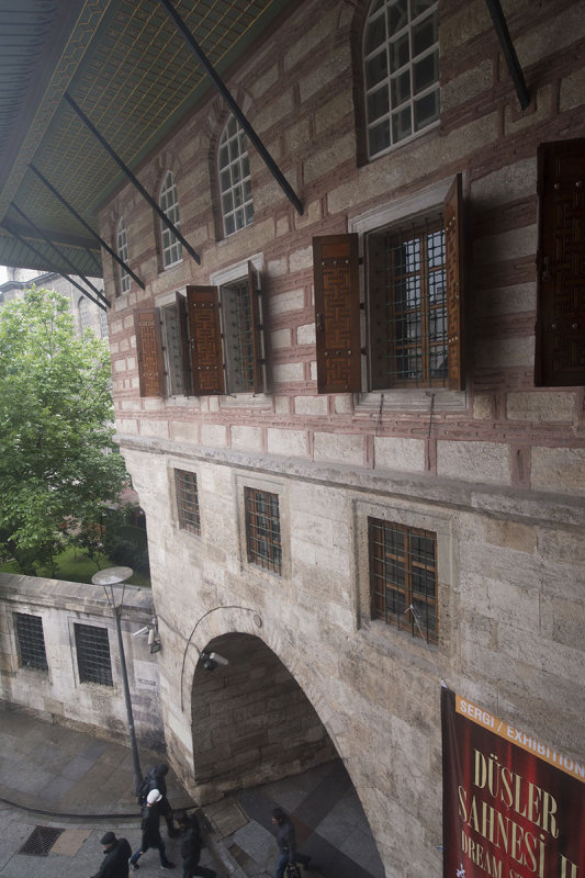 Istanbul Sultans Pavilion at Yeni Camii May 2014 6163.jpg