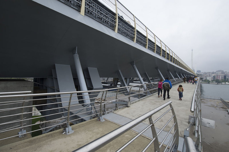 Istanbul Golden Horn Metro Bridge May 2014 6232.jpg