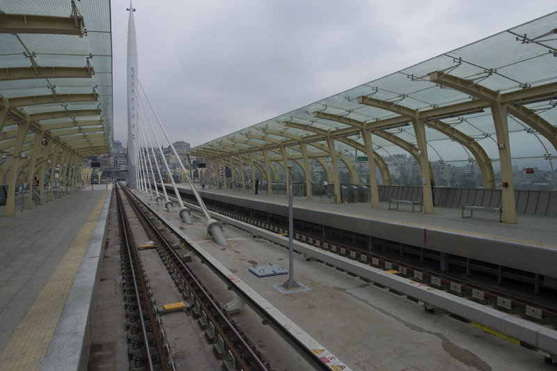 Istanbul Golden Horn Metro Bridge May 2014 6238.jpg
