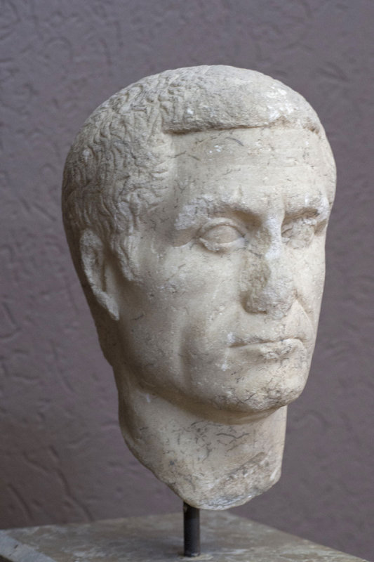 Canakkale Archaeological Museum May 2014 8029.jpg