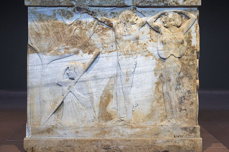 Canakkale Polyxena Sarcophagus Poliksena Lahiti May 2014 7937.jpg