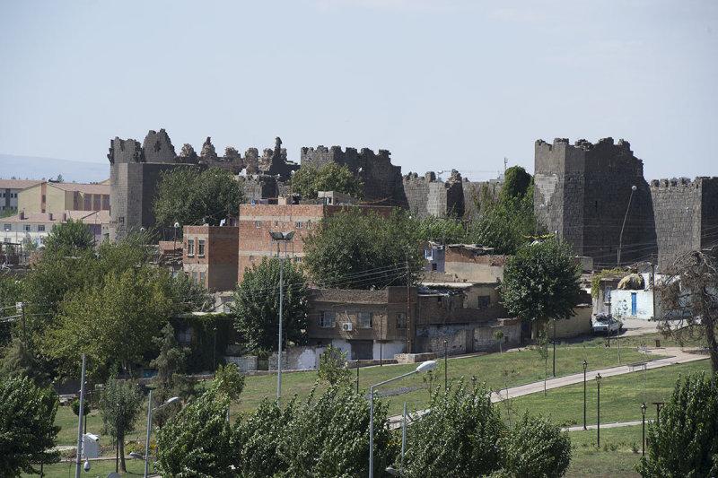 Diyarbakir Walls at Mardin Kapi september 2014 3769.jpg