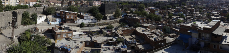 Diyarbakir Walls south of Urfa Kapi september 2014 1059.jpg