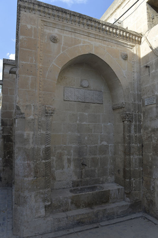 Urfa Walking ancient streets september 2014 3099.jpg