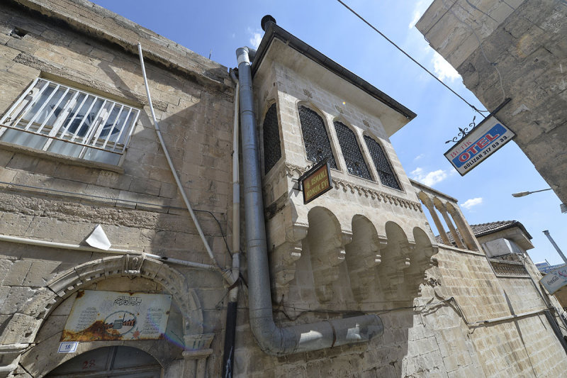 Urfa Walking ancient streets september 2014 3240.jpg