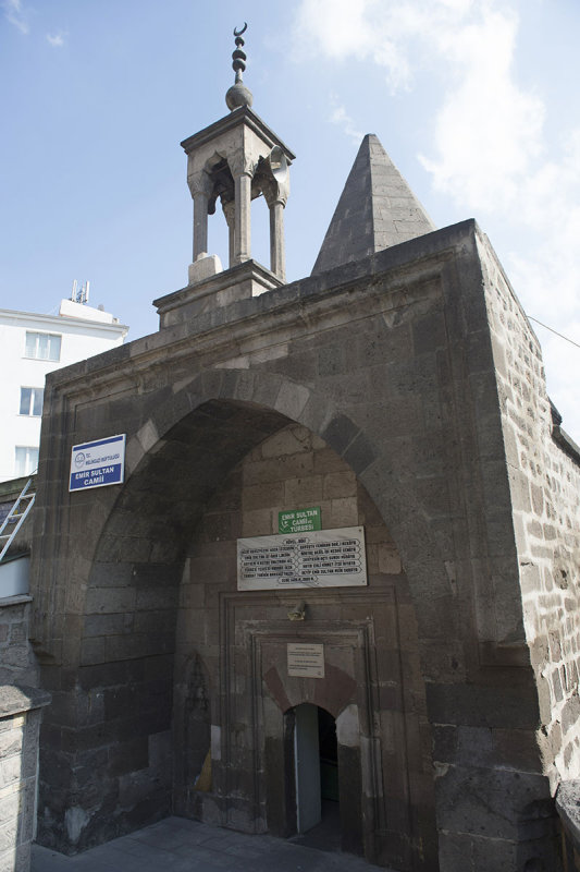 Kayseri Emir Sultan Turbesi and Camii september 2014 2407.jpg