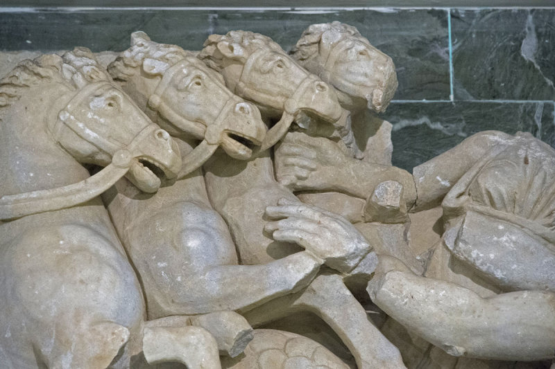 Antalya Museum Gigantomachia feb 2015 6575.jpg