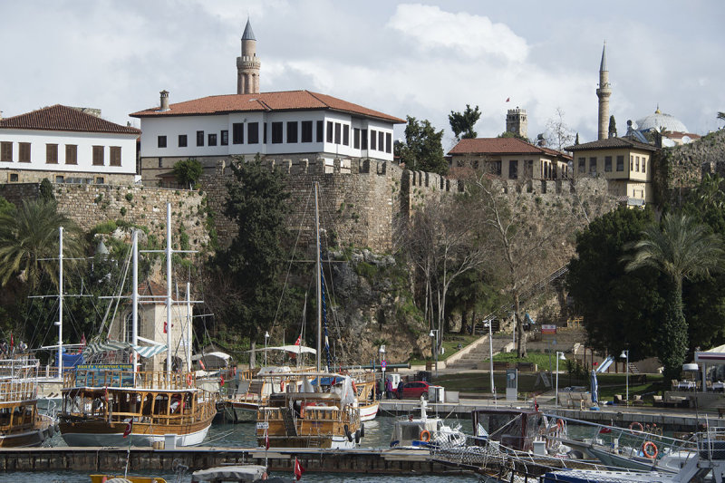 Antalya Harbour Area feb 2015 4768.jpg