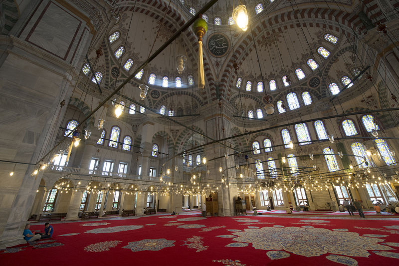 Istanbul Fatih Mosque 2015 9249.jpg