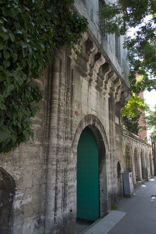 Istanbul Hekimoglu Ali Pasha Mosque 2015 9982.jpg