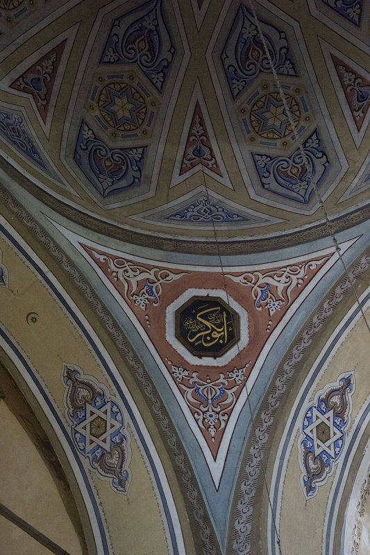 Istanbul Rose Mosque 2015 8624.jpg