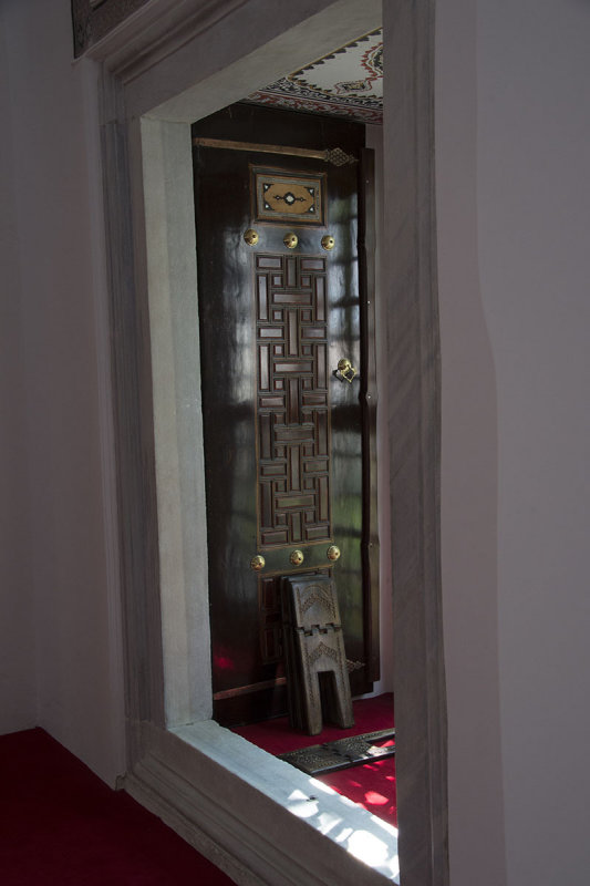 Istanbul Yeni Valide Camii 2015 0808.jpg