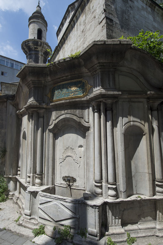 Istanbul Dulgerzade mosque 2015 9050.jpg