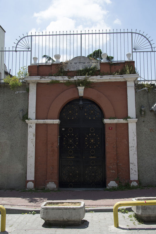 Istanbul Balat Ahryda Synagogue 2015 8647.jpg