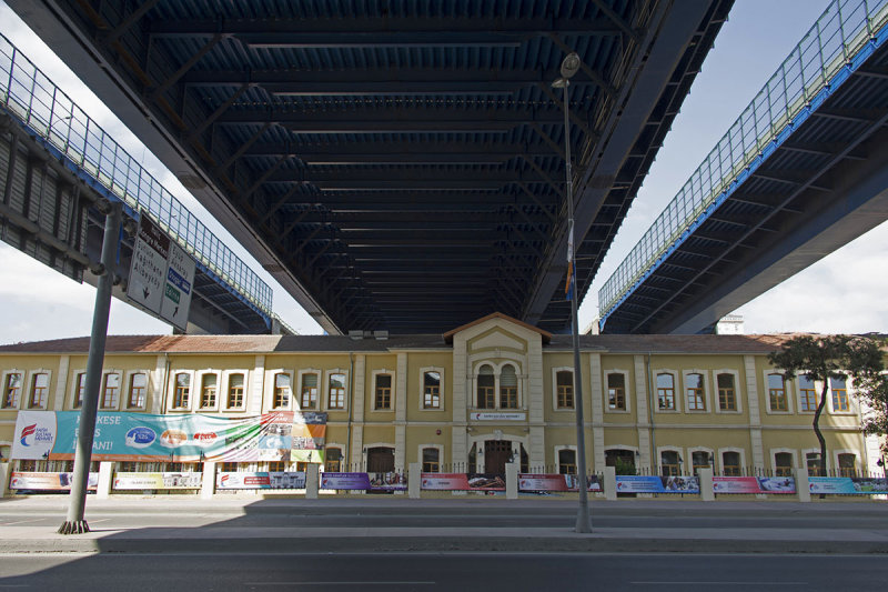 Istanbul Near Kumbarahane Mosque 2015 0616.jpg