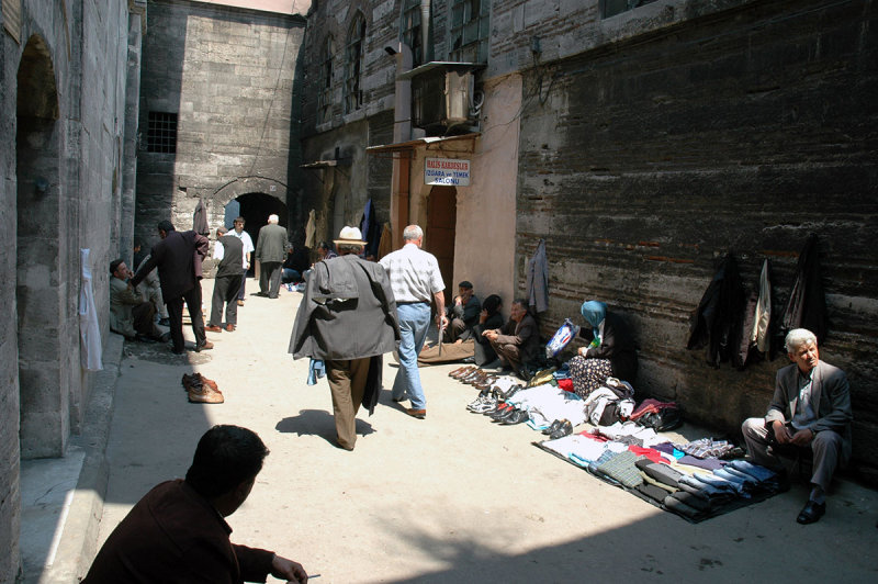 039 Istanbul at Rustem Pasha mosque-june 2004.jpg
