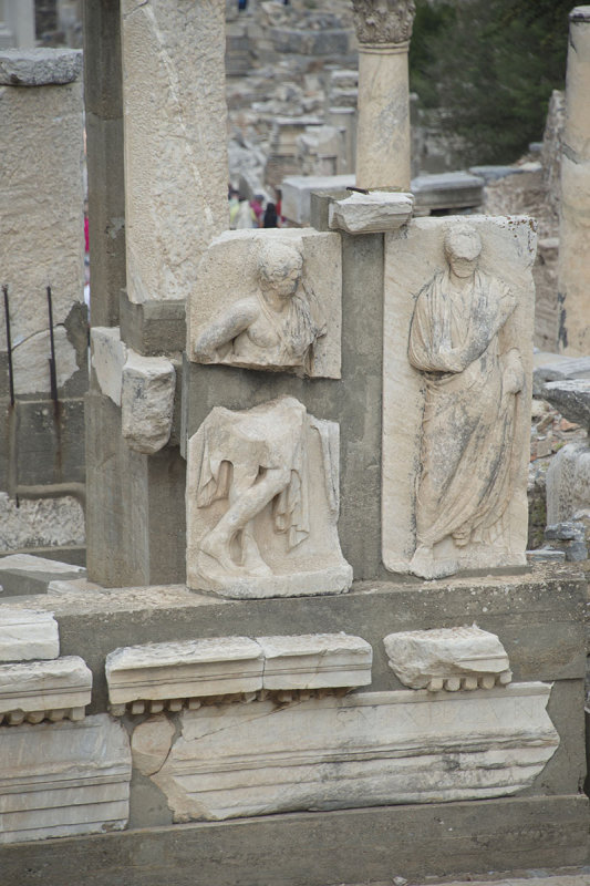 Ephesus Memius tomb 2015 2666.jpg