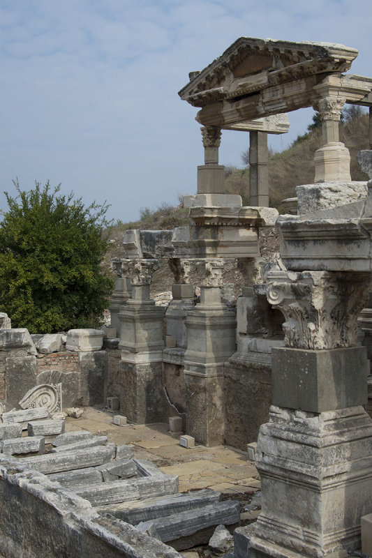 Ephesus Trajan Fountain October 2015 2681.jpg