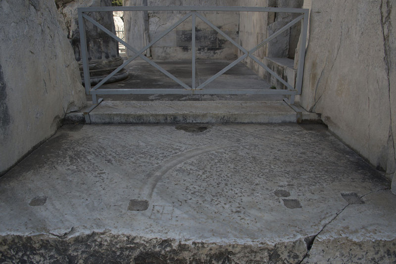 Didyma Apollo Temple October 2015 3261.jpg