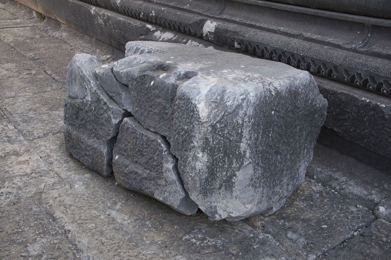 Didyma Apollo Temple October 2015 3282.jpg