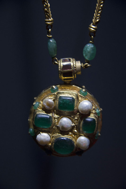 Istanbul Pearls at Turkish and Islamic arts museum december 2015 6483.jpg