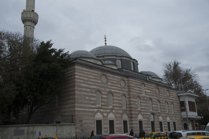 Istanbul Sinanpasha Mosque december 2015 5939.jpg
