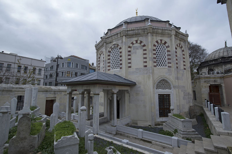 Istanbul Sinan Pasha complex december 2015 6264.jpg