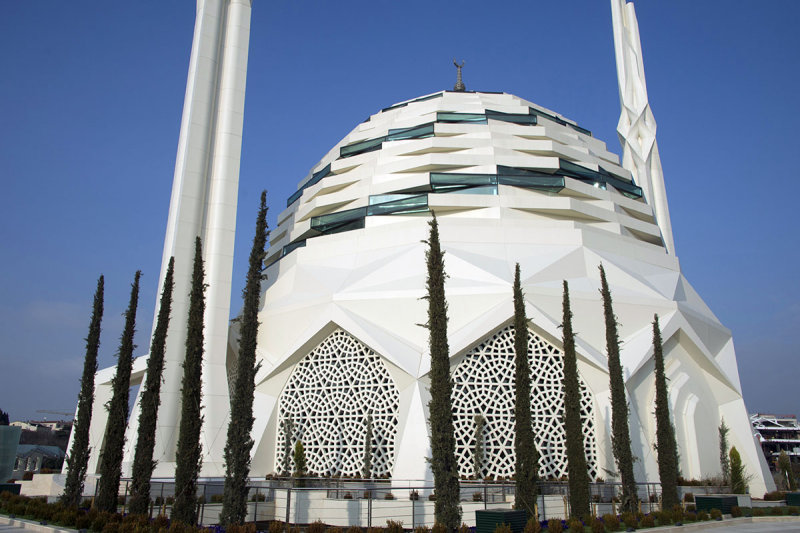 Istanbul Marmara University Faculty of Theology Mosque december 2015 5801.jpg